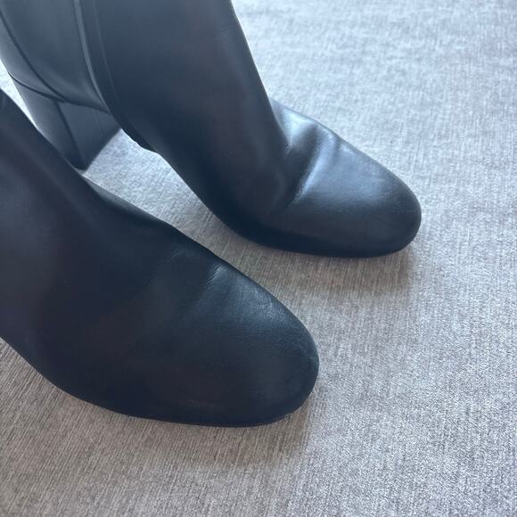 $1,100 Salvatore Ferragamo Ghila black leather ankle boots - Picture 2 of 8